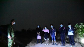 Bình Phước: Bắt giữ 5 người Trung Quốc nhập cảnh trái phép