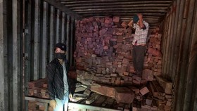 Quảng Trị: Phát hiện vụ buôn lậu gỗ, đá quý hiếm