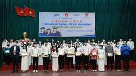 Trao 60 suất học bổng cho các em sinh viên có hoàn cảnh khó khăn trên địa bàn tỉnh Quảng Trị