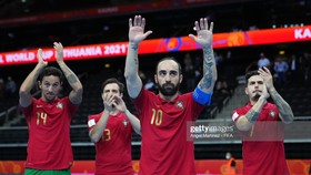 Bồ Đào Nha giành quyền lọt vào tứ kết Futsal World Cup 2021. Ảnh: GETTY