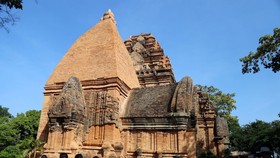 Tháp bà Ponagar ở Nha Trang đón khách từ ngày 15-10. Ảnh: QUỲNH ANH