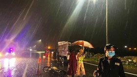 Đi buôn giữa đêm mưa lớn, hai ông bà cụ chết thảm