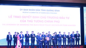 Trao giấy chứng nhận đăng ký đầu tư cho 15 dự án