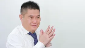Bầu Thụy gây bất ngờ khi gần đây liên tục tham gia chuyện của giới showbiz.