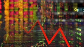 Bên bán 'giẫm đạp’ tháo chạy, VN Index có phiên lao dốc kinh hoàng nhất trong năm 2021