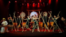 Kể chuyện lịch sử bằng nhạc cụ dân tộc theo phong cách nghệ thuật đương đại