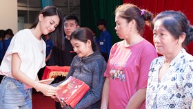 CLB Suối mát từ tâm tổ chức thăm khám bệnh miễn phí cho công nhân