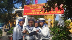 Hoàn thành chuyến quà Tết Canh Tý đến với quân dân Trường Sa