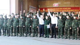 Sóc Trăng, Cần Thơ tiếp nhận cán bộ quân y hỗ trợ phòng chống dịch Covid-19