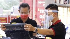 FPT Shop đã chuẩn bị rất kỹ lưỡng từ hàng hóa với đầy đủ thương hiệu và đa dạng phân khúc giá laptop