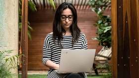 ThinkPad X1 Titanium Yoga laptop mỏng nhất của dòng ThinkPad