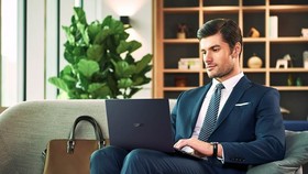 ASUS ExpertBook B9 laptop siêu mỏng dành cho doanh nhân