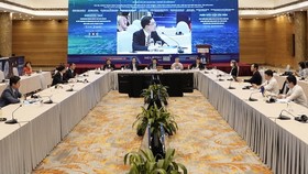 Ông Bruce Li, Phó Chủ tịch Kinh doanh Năng lượng số Châu Á - Thái Bình Dương của Huawei Digital Power phát biểu online tại Hội nghị