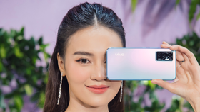 vivo V23e tập trung vào camera