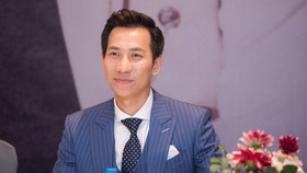 Quán quân Sao mai Lê Anh Dũng đưa chất thính phòng vào nhạc tình của Đức Huy