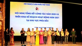 Vở kịch Đêm trắng được trao giải Vở diễn xuất sắc nhất năm 2020