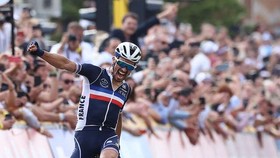 Niềm vui chiến thắng của Alaphilippe