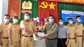 TS-BS Phạm Văn Tấn bày tỏ lòng tri ân tới cán bộ chiến sỹ Phòng CSGT Công an tỉnh Bà Rịa - Vũng Tàu đã luôn vì dân phục vụ