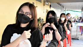 Học sinh phấn khởi vì được tiêm vaccine Covid-19