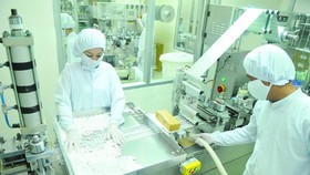 Pharmaceutical production is in dire need for medicinal supporting industry. (Photo: SGGP)