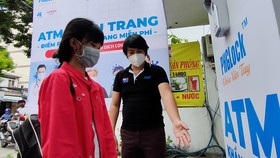 “ATM khẩu trang” phục vụ miễn phí cho người dân TPHCM