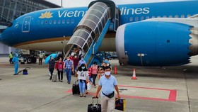 Hàng không khai thác trở lại ở các địa phương nới lỏng gian cách nhưng phải tuân thủ nghiêm các biện pháp phòng, chống dịch.