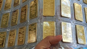 Vàng SJC nhiều tháng qua luôn đắt hơn vàng thế giới trên dưới 9 triệu đồng/lượng.