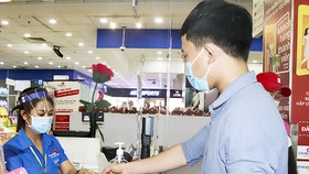 Đại dịch Covid-19 đã dẫn đến những thay đổi mạnh mẽ trong thói quen thanh toán của người tiêu dùng. (Ảnh: Internet)