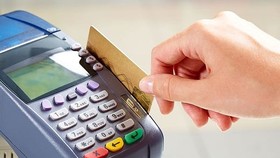 Việc "khai tử" thẻ từ còn đối mặt với nhiều khó khăn.