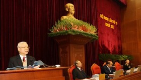 Party General Secretary and President Nguyen Phu Trong speaks at the 15th plenum of the 12th Party Central Committee (Photo: VNA)