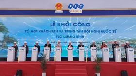 A ground-breaking ceremony is held on January 17 to start the construction of FLC Quang Binh Beach and Golf Resort in the central province of Quang Binh. (Photo: baoquangbinh.vn)