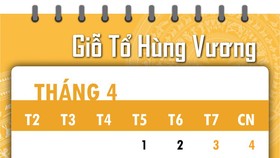 Employees of government agencies and departments enjoy a day-break on the Hung King’s Commemoration Day on April 21.