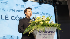 Representative of the organization board annouces the beauty contest at a press conference on April 18. (Photo: SGGP)