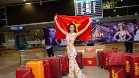 Fans send good luck messages to the Vietnamese representative.