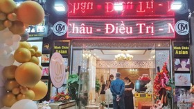Minh Chau Asian beauty spa in Bao Loc City , Lam Dong Province is fined VND7.5 million for mass gathering amid pandemic. (Photo: SGGP)