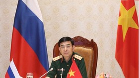 Minister of Defence Sen. Lieut. Gen. Phan Van Giang at the talks (Photo: VNA)