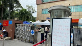 HCMC’s University Hospital of Medicine and Pharmacy in District 5 has stopped receiving patients due to a suspected Covid-19 infection. (Photo: SGGP)