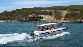 Khanh Hoa Province will give priority to receive visitors who choose tours or travel packages.