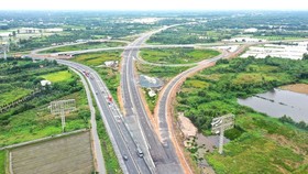 A distance of 44 kilometers of the paved road are surfaced with Asphalt Treated Base (ATB).