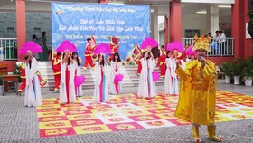 Học sinh tái hiện lịch sử và văn học thông qua hình thức sân khấu hóa