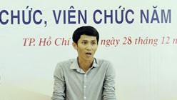 Trưởng bộ môn boxing TPHCM, ông Phạm Thanh Hải (đứng) được cho là đã bỏ việc không lý do.