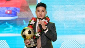 Quả bóng vàng VN 2018 Nguyễn Quang Hải. Ảnh: Hoàng Hùng