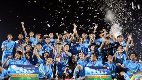 Đại học Cần Thơ vui mừng với ngôi vô địch SV-League 2020.