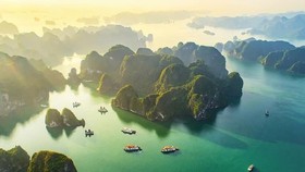 Vịnh Hạ Long.
