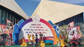 Tiết mục văn nghệ chào mừng khai mạc