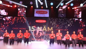 Ban Lãnh đạo cấp cao Dai-ichi Life Việt Nam chào mừng 15 năm thành lập công ty