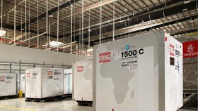Các container của SkyCell sử dụng công nghệ vật liệu cải tiến để duy trì hàng hóa nhạy cảm với nhiệt độ ổn định