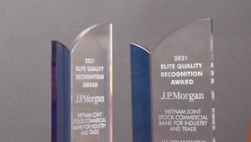 VietinBank đón nhận 2 giải thưởng do JPMorgan trao tặng