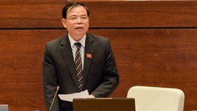  Bộ trưởng Bộ Nông nghiệp Phát triển Nông thôn Nguyễn Xuân Cường trả lời chất vấn hôm 13-6-2017