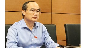 Bí thư Thành ủy TPHCM Nguyễn Thiện Nhân: Nên miễn học phí THCS "vì không đáng bao nhiêu"